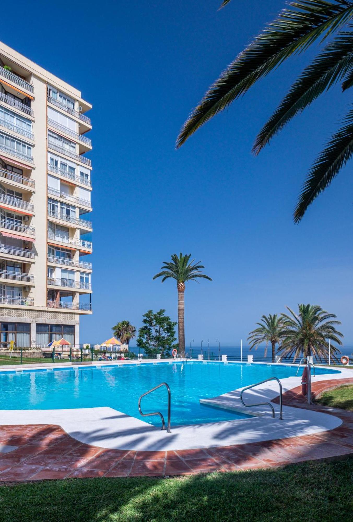 Fabuloso apartamento con increíbles vistas al mar Torremolinos Exterior foto